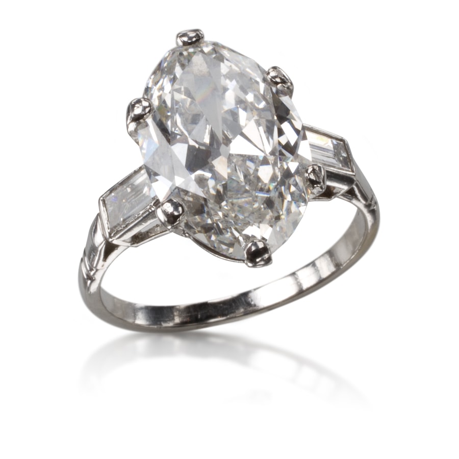 Solitario de platino con brillante central