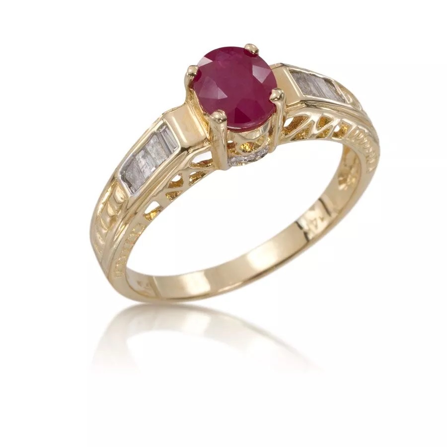 Anillo de oro con rubí central y brillantes