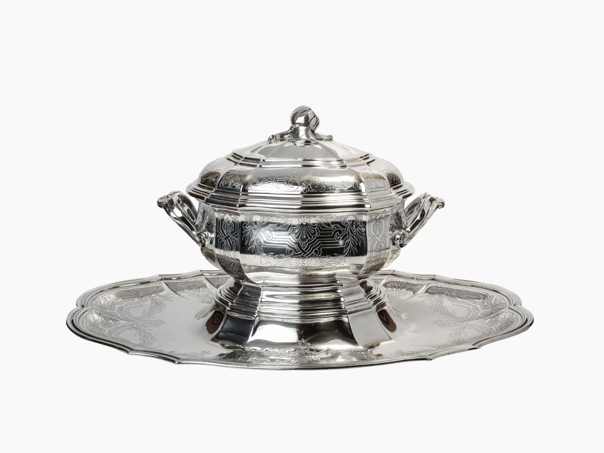 Sopera con presentoir de plata francesa sellada